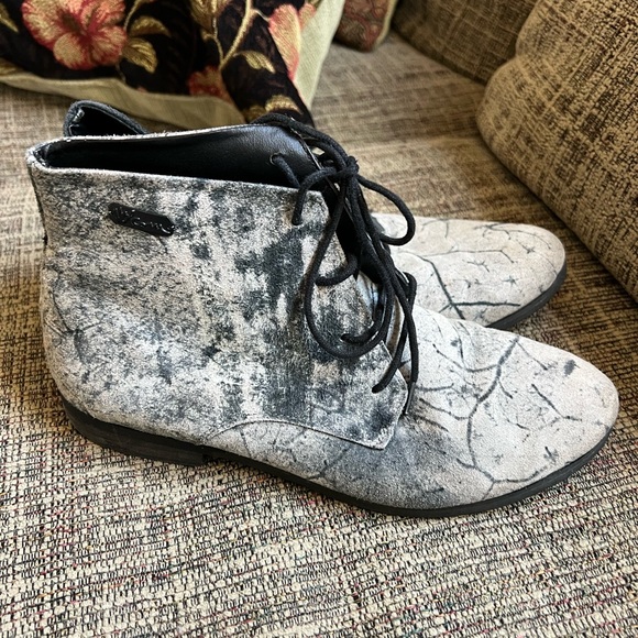 Volcom Ankle Boots - Picture 4 of 6